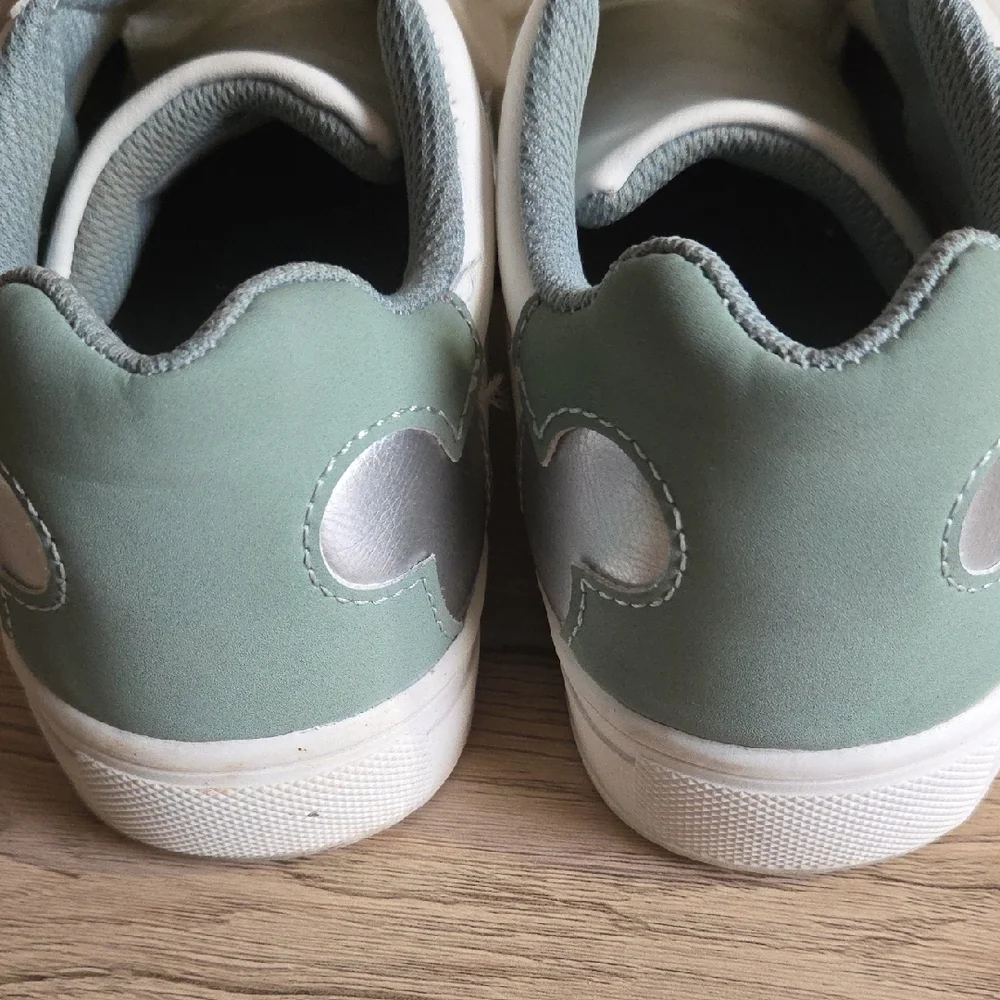 Disney White MINNIE & MICKEY Sneakers (Fits 7.5-8) - Picture 6 of 14